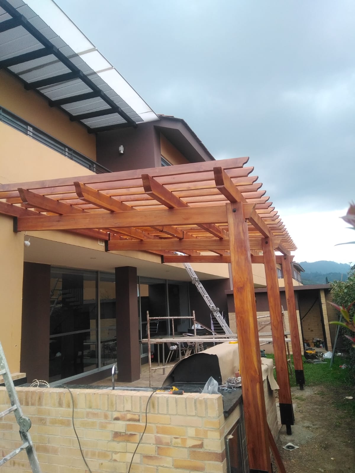 Pérgola Exterior Vista Completa